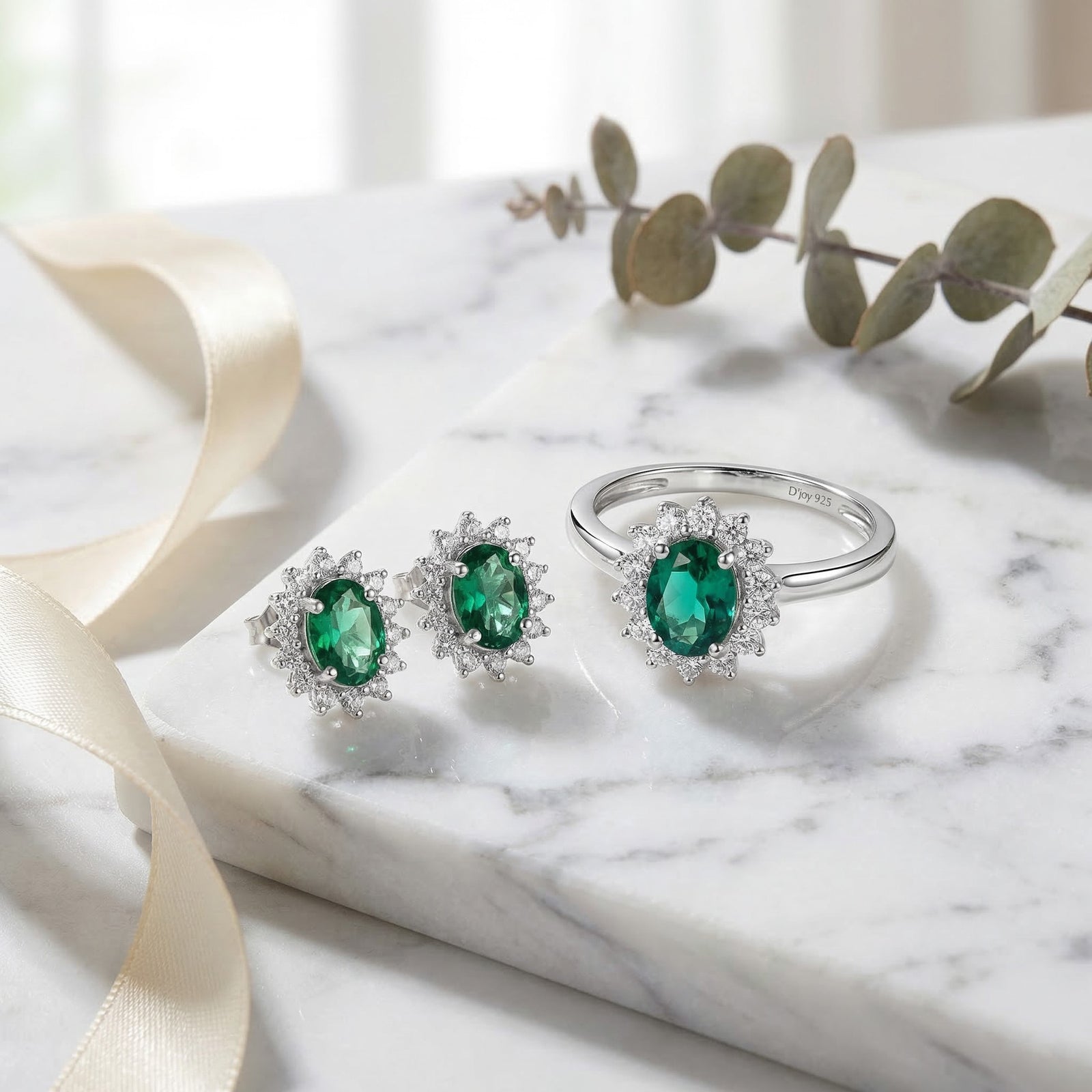 LUXURIANT AAA Labor kolumbianischer Smaragd und Moissanit Ring und Ohrringe