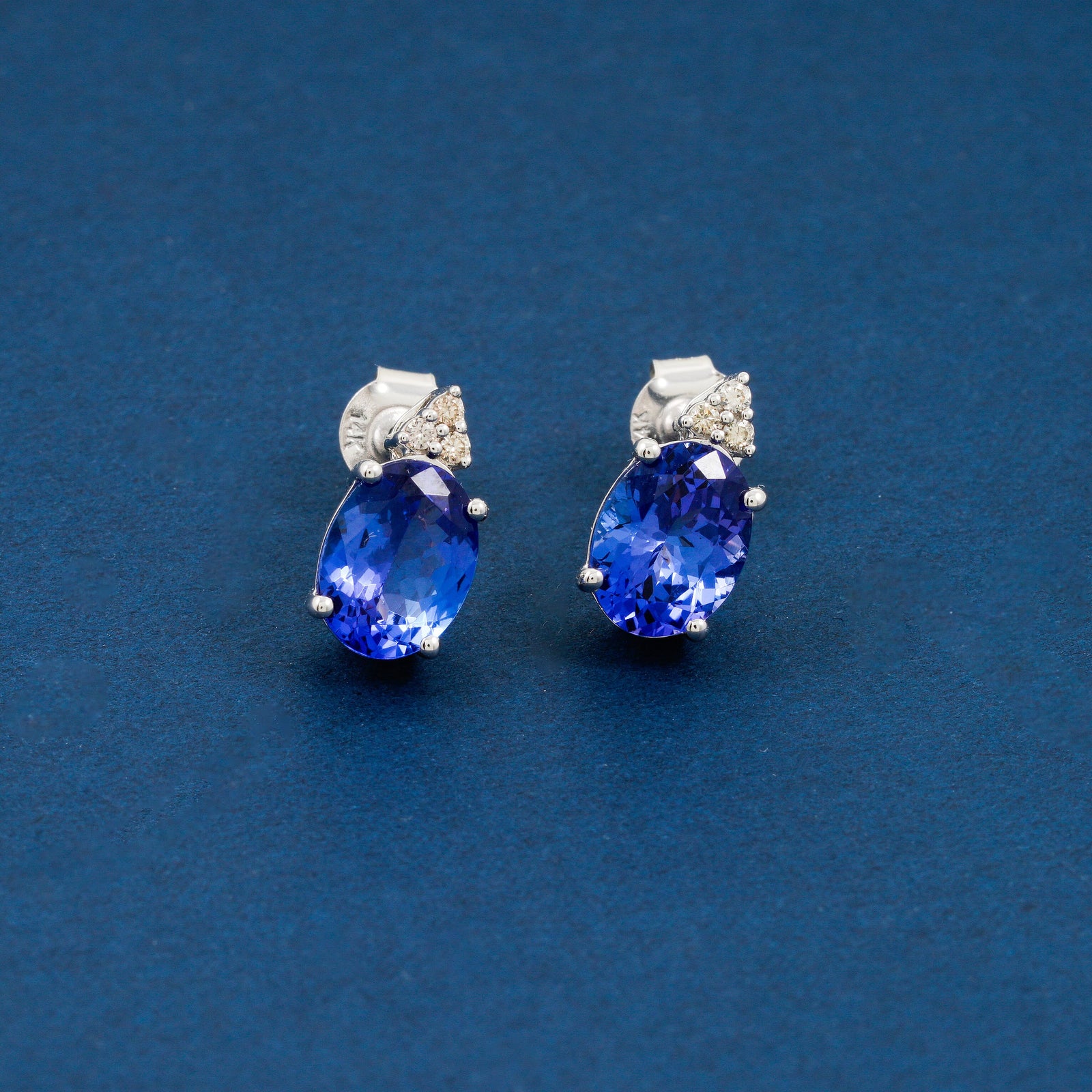 LUXORO AGI zertifiziert und geprüft AAAA Tansanit und Diamant Schmuckset in 585 Weißgold