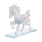 Dekorative Kristallglas-Pferdefigur auf quadratischem Ständer, Größe 12x12x6 cm, Regenbogen