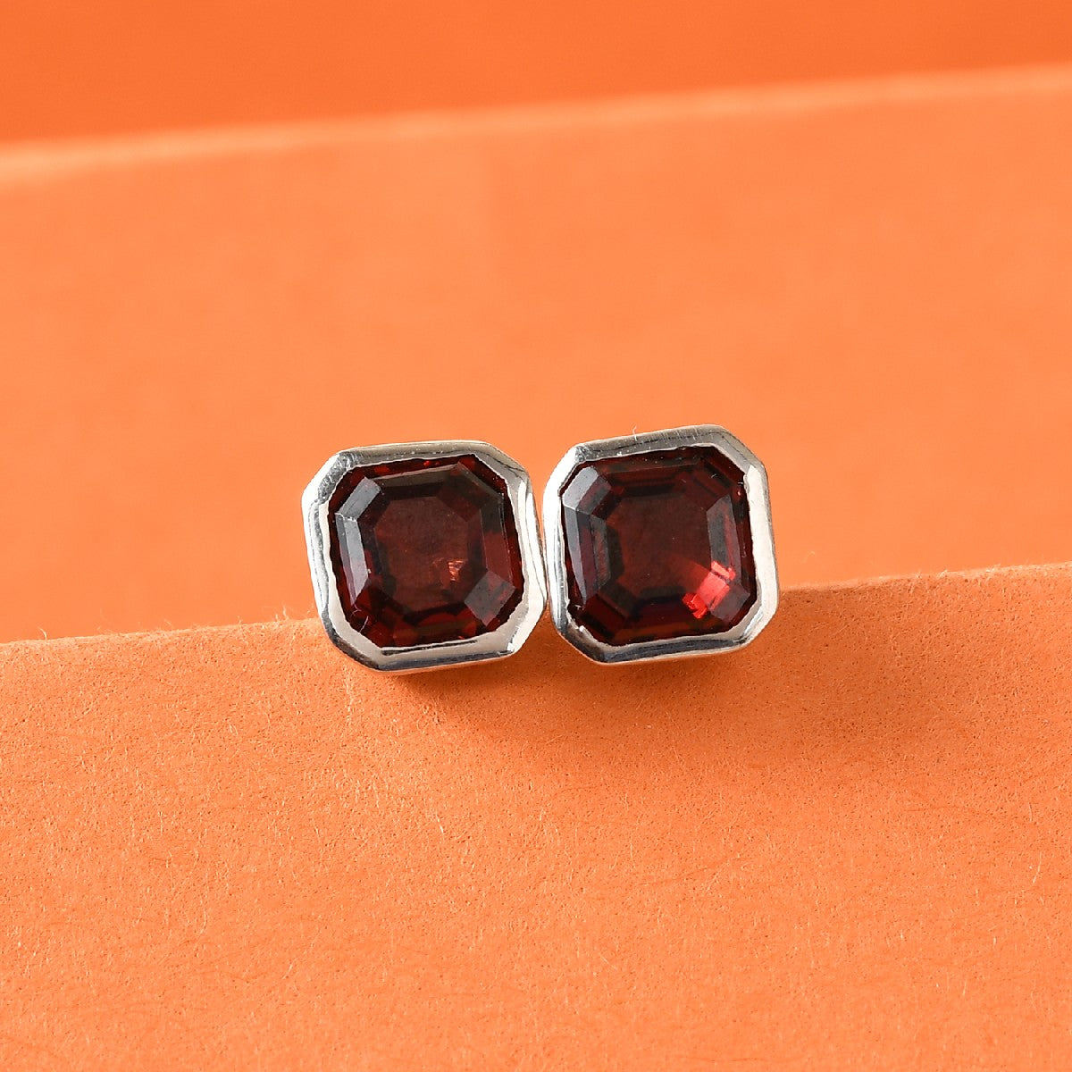 Mosambik Granat Ohrstecker 925 Silber platiniert ca. 2,53 ct