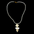 Mehrfarbige Edelstein und weiße Muschelkernperlen-Halskette, ca. 56 cm, goldfarben