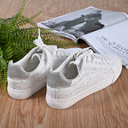 LA MAREY Sneaker aus Kunstleder, Schlangenhautmuster, Größe 39, Weiß