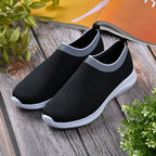 Sportliche Slip-On-Sneaker, Größe 37, Schwarz