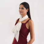 The 5th Season - 100% Satin-Seidenschal mit versilbertem Schalring, 50x170cm, Silber