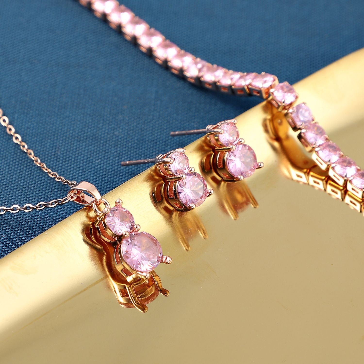 4er Set, Rosa Zirkonia Armband, Anhänger mit Kette und Ohrringen, Messing ca. 17,60 ct