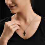 Schwarzer Spinell Kreuz-Anhänger, Edelstahl ca. 3,42 ct