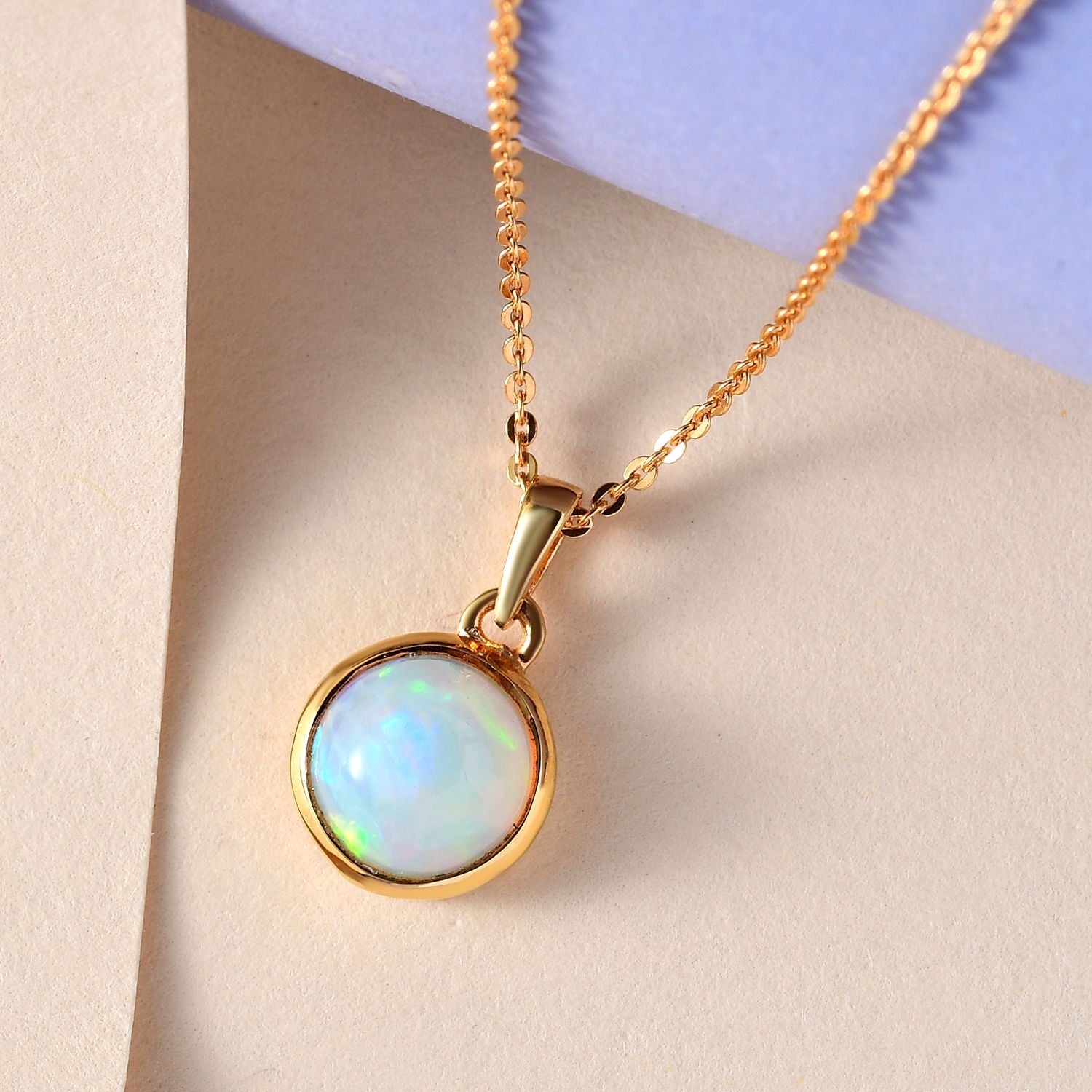 Natürlicher, äthiopischer Welo Opal-Anhänger mit Kette, 925 Silber Gelbgold Vermeil ca. 1,30 ct