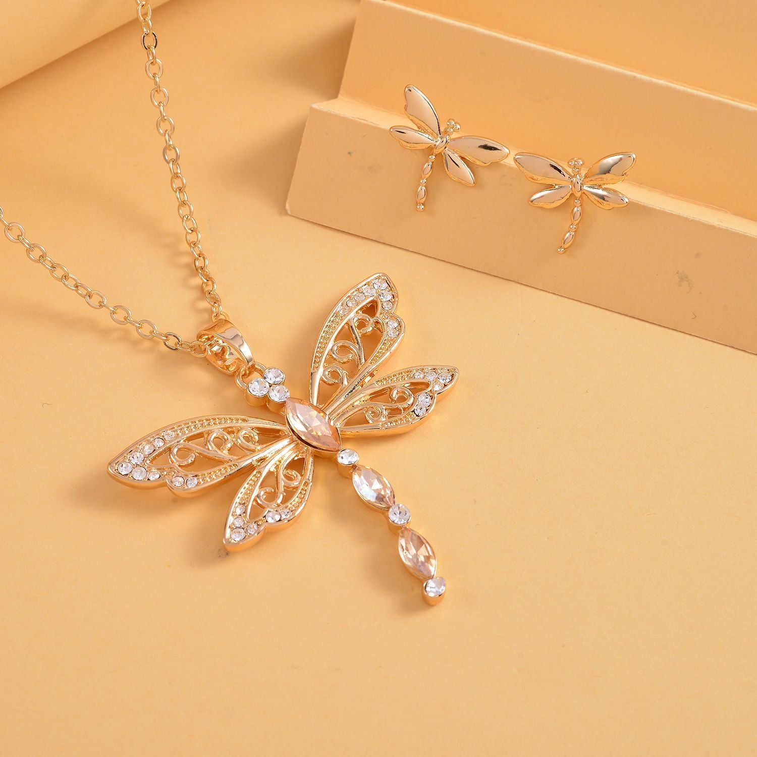 2er Set - Libelle Kristall-Anhänger mit Kette und Ohrringen, goldfarben