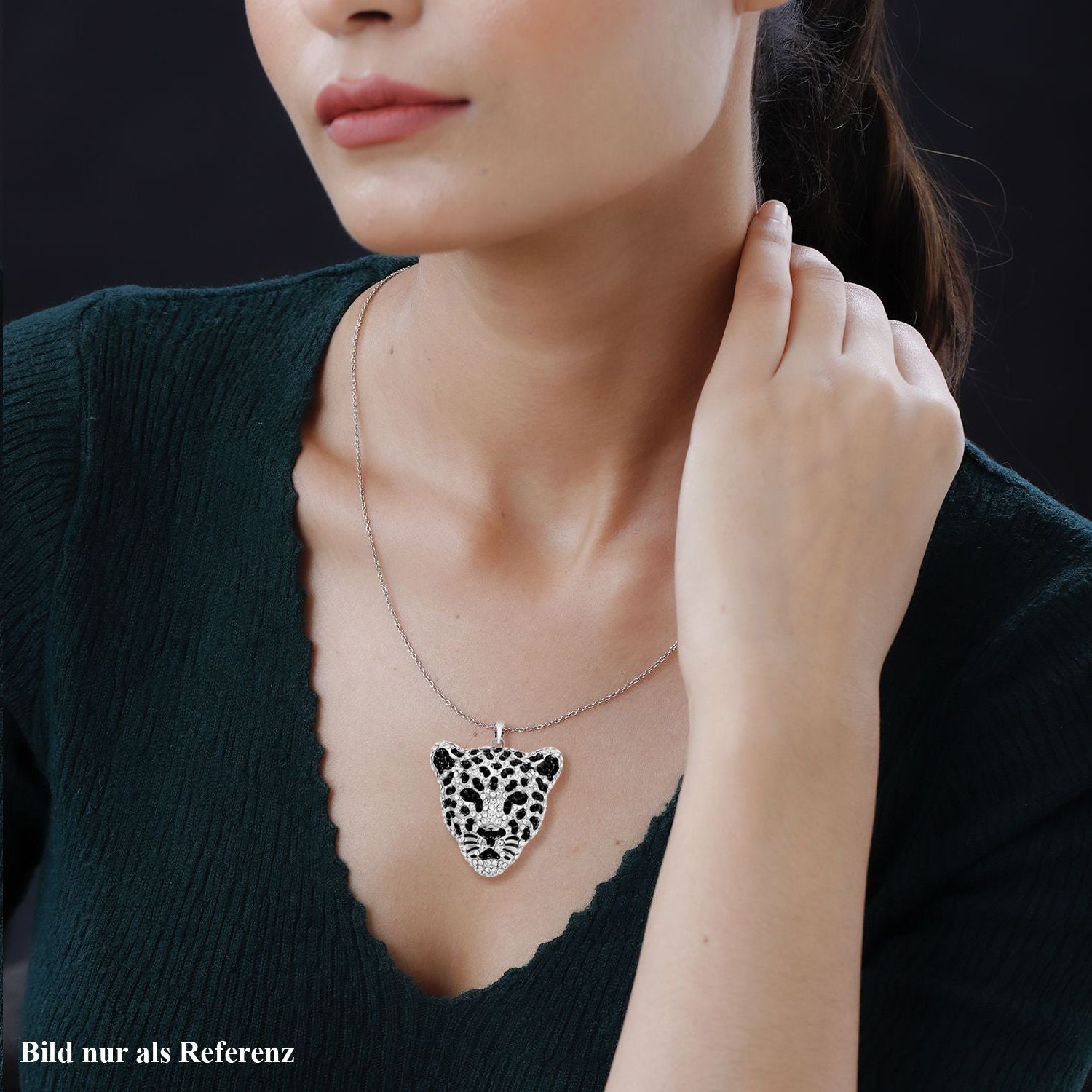 Weißer und schwarzer Kristall Leopard-Anhänger mit Kette, silberfarben