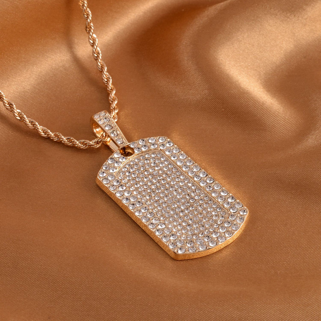Rechteckiger Anhänger und Kette mit weißem Kristallbesatz, goldfarben 8.00 ct