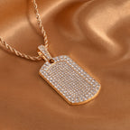 Rechteckiger Anhänger und Kette mit weißem Kristallbesatz, goldfarben 8.00 ct