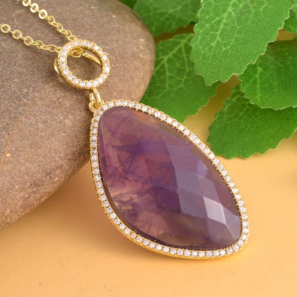 Afrikanischer Amethyst, Weißer Zirkonia Anhänger mit Kette, Goldfarbene ca. 18.00 ct