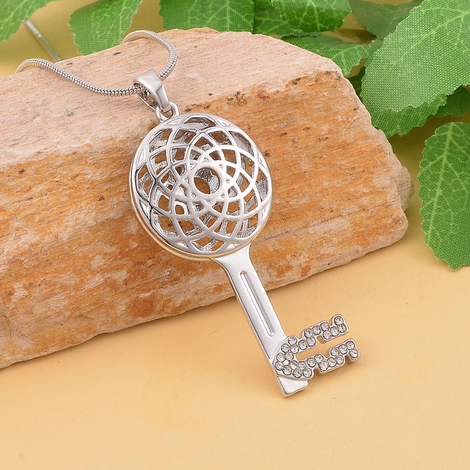 Weißer Kristall Schlüssel Anhänger mit Kette, silberfarben
