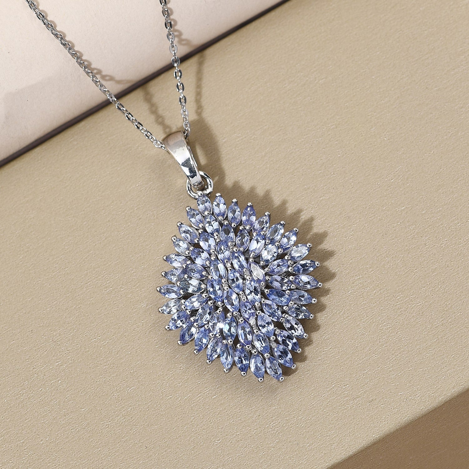 Tansanit-Anhänger mit Kette, 925 Silber platiniert ca. 4.48 ct
