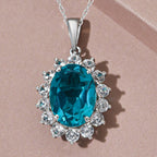 Capri-Blau Triplette Quarz und weißer Zirkon-Anhänger mit Kette, ca. 8.92 ct