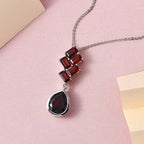 Natürlicher Mosambik Granat Anhänger mit Kette, 925 Silber platiniert ca. 4.37 ct