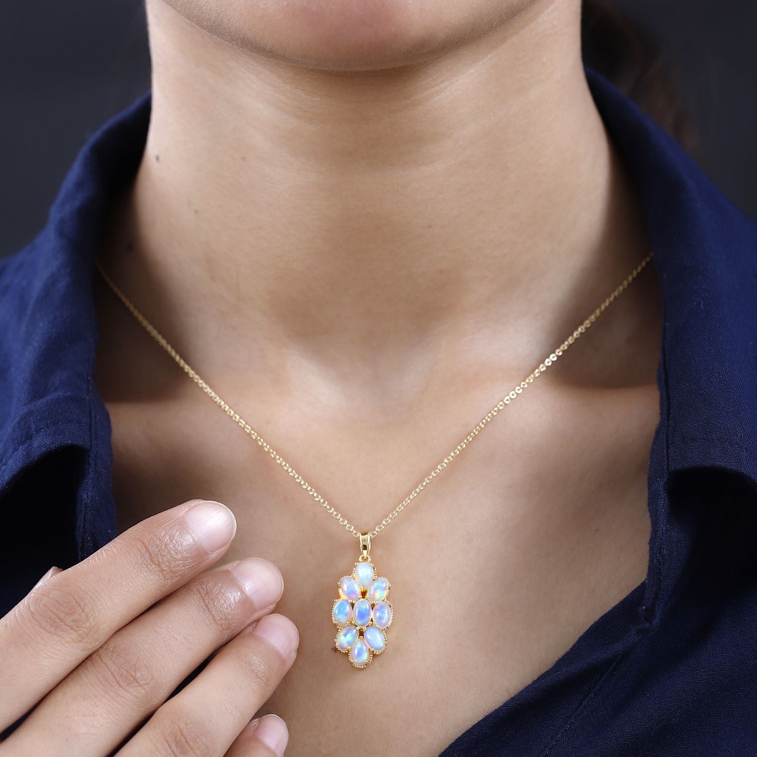 Natürlicher, äthiopischer Welo Opal Anhänger mit Kette, 925 Silber Gelbgold Vermeil ca. 3.00 ct