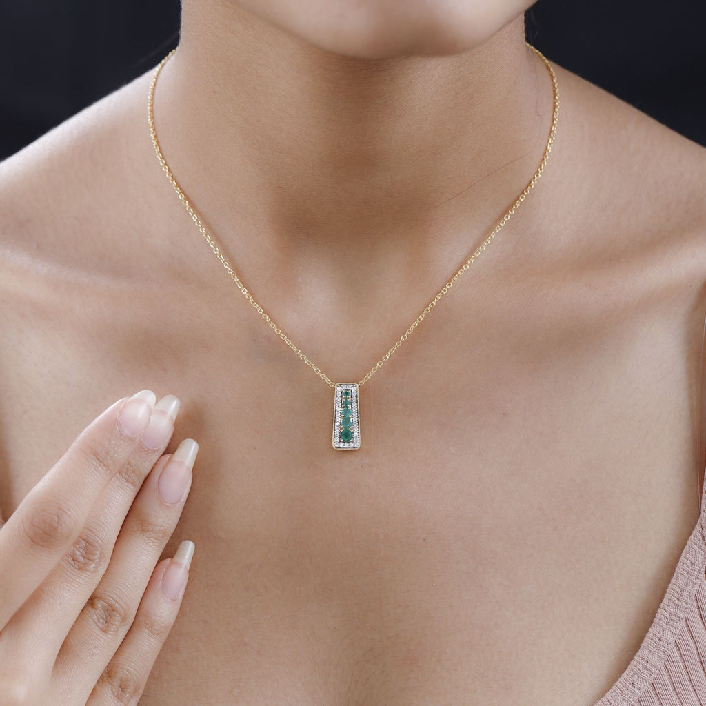 Kagem Sambischer Smaragd Anhänger mit Kette, 925 Silber vergoldet ca. 1.01 ct