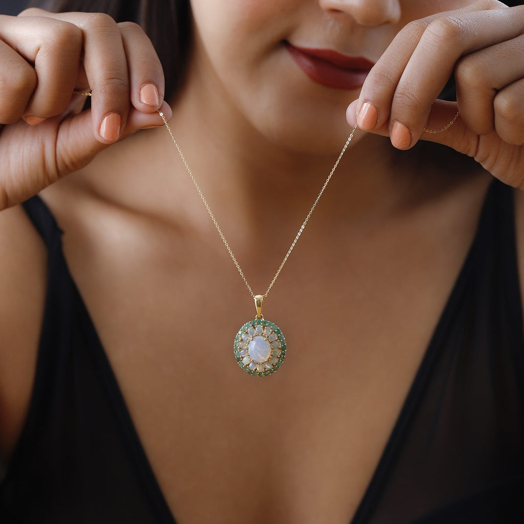 Natürliche, äthiopische Opal, Sambischer Smaragd Anhänger mit Kette, 925 Silber Gelbgold Vermeil, ca. 5.24 ct