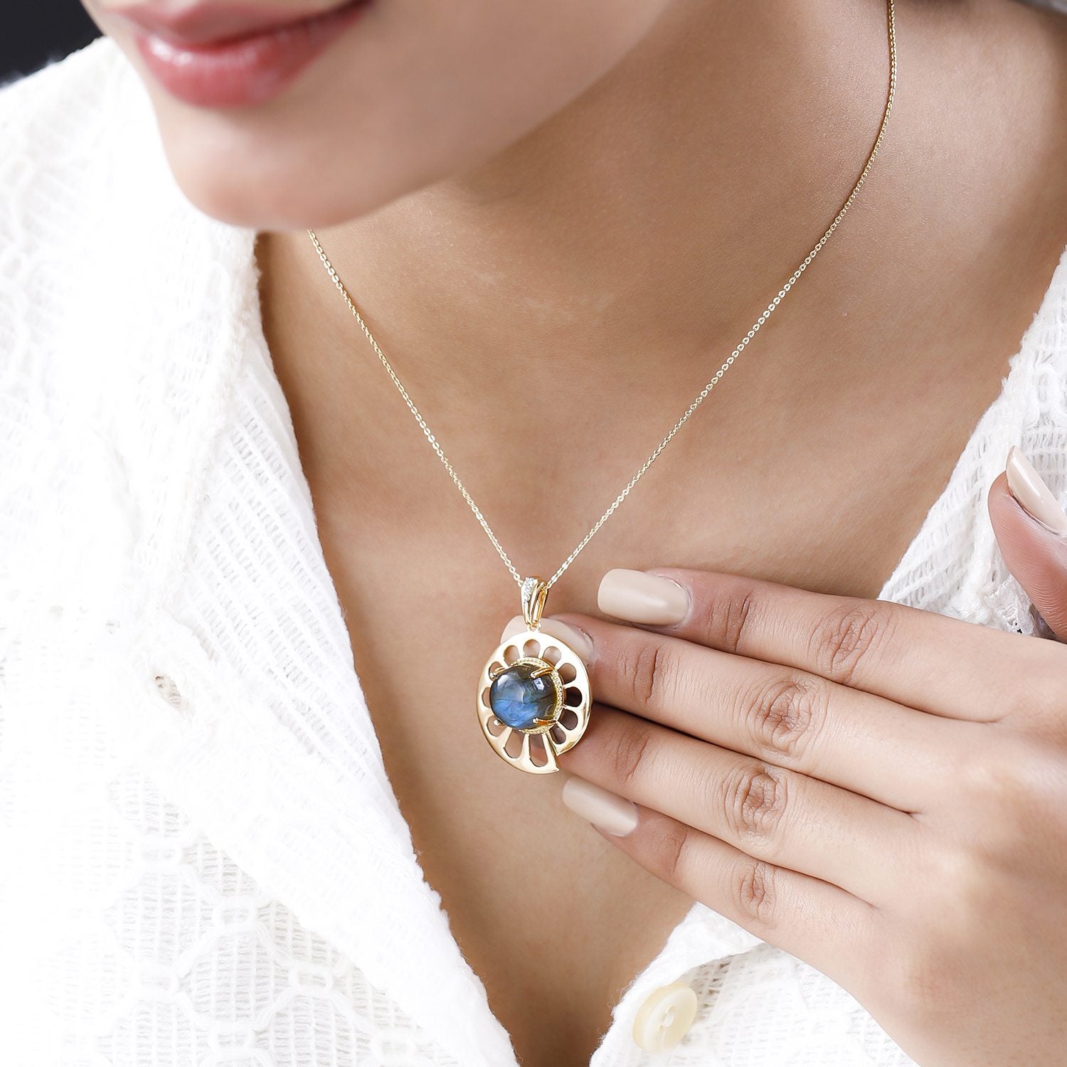 GP Bella Italia Kollektion - Giuseppe Perez Labradorit, Kanchanaburi Blauer Saphir Anhänger mit Kette, 925 Silber Gelbgold Vermeil ca. 5.59 ct