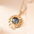 GP Bella Italia Kollektion - Giuseppe Perez Labradorit, Kanchanaburi Blauer Saphir Anhänger mit Kette, 925 Silber Gelbgold Vermeil ca. 5.59 ct