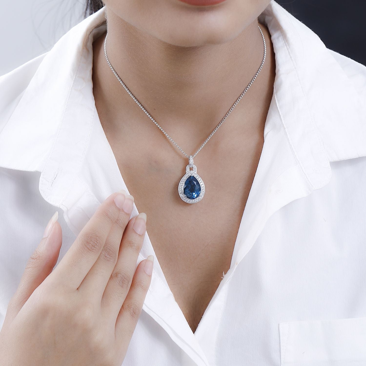 London Blau Topas, weißer Zirkon Anhänger mit Kette, 925 Silber platiniert ca. 12.91 ct