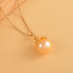 Goldene Muschelkernperle, weißer Zirkonia, Anhänger mit Kette, Messing, Edelstahl, ca., goldfarben 0.25 ct