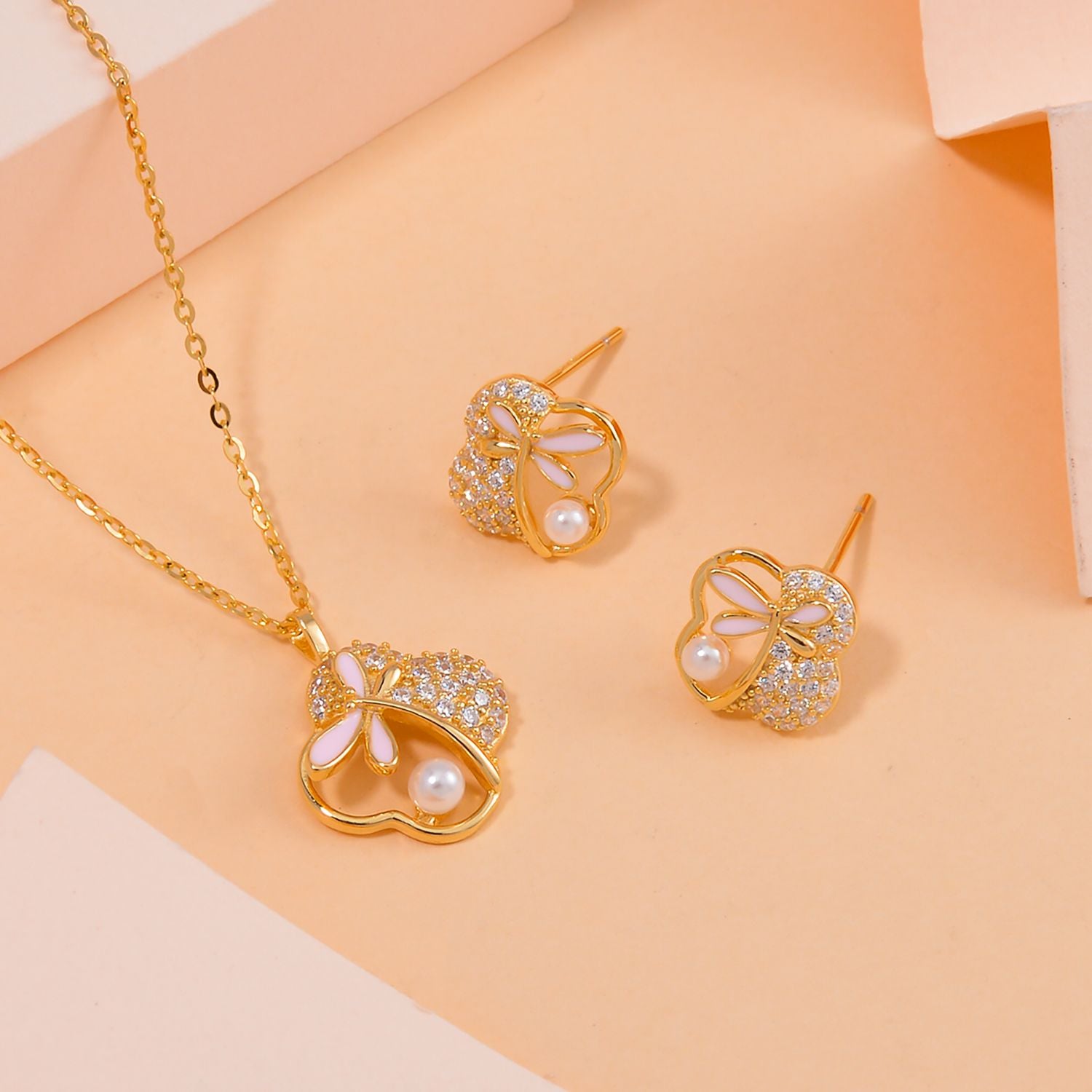 2er Set - Weiße Muschelkernperle Schmetterlings- und Blumen-Anhänger und Ohrringe, 925 Silber Bicolor