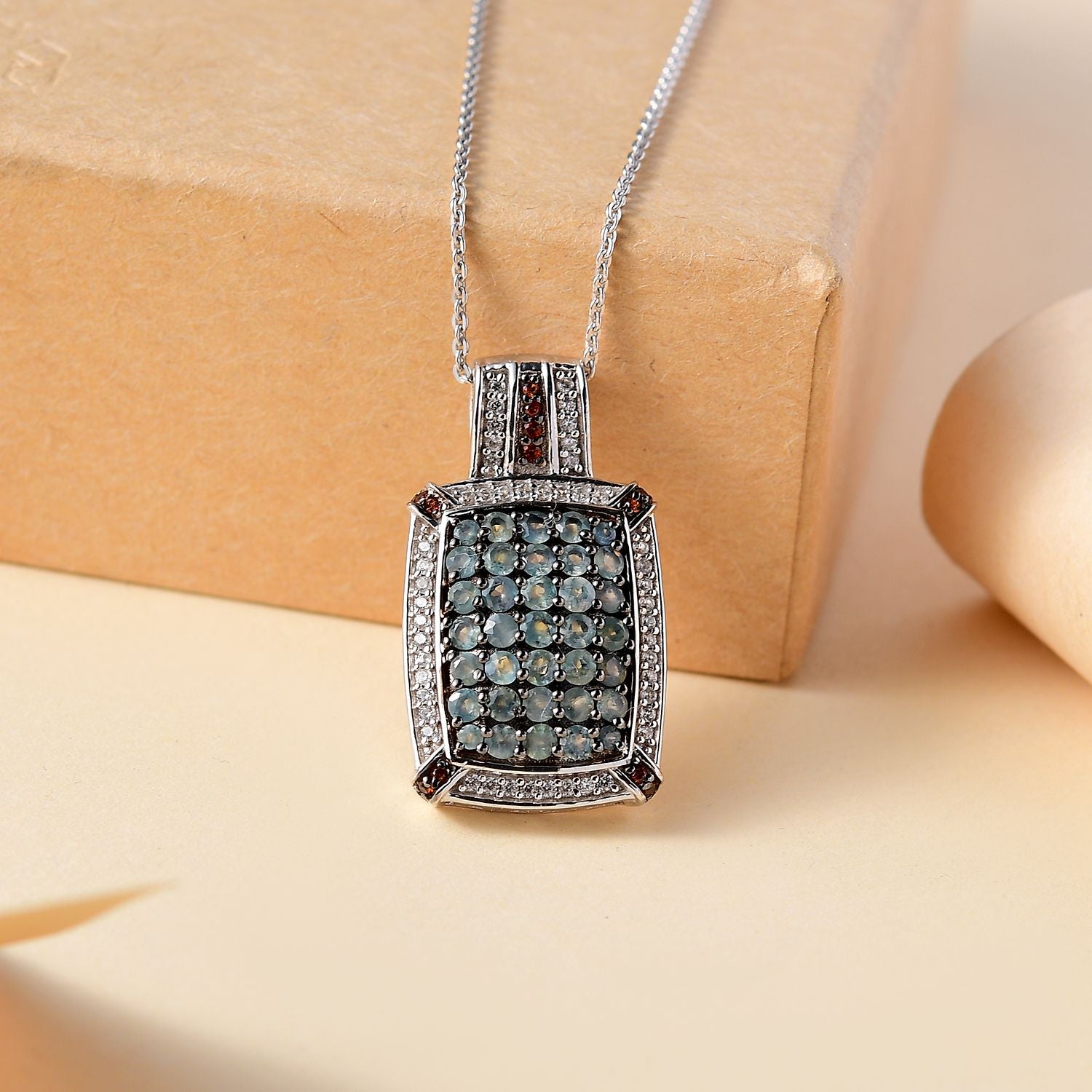 AA Alexandrit, Kaffee Zirkon Anhänger mit Kette (ca. 45 cm), 925 Silber rhodiniert ca. 2.42 ct