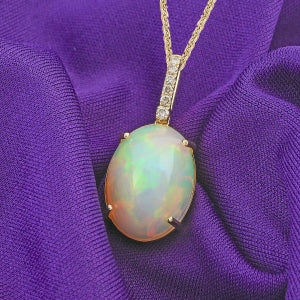 AAA Natürlicher, äthiopischer Welo Opal, Weißer Diamant AGI zertifiziert und geprüft Anhänger mit Kette ca. 45 cm, 417 Gelb Gold ca. 6.96 ct