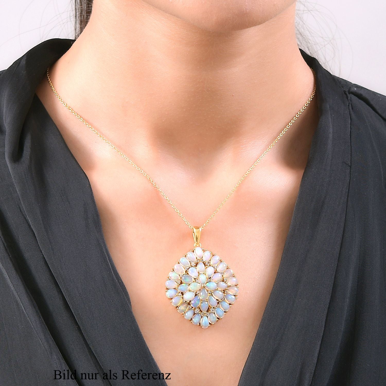 Natürlicher, äthiopischer Welo Opal und weißer Zirkon-Anhänger mit Kette, 925 Silber vergoldet ca. 9.01 ct