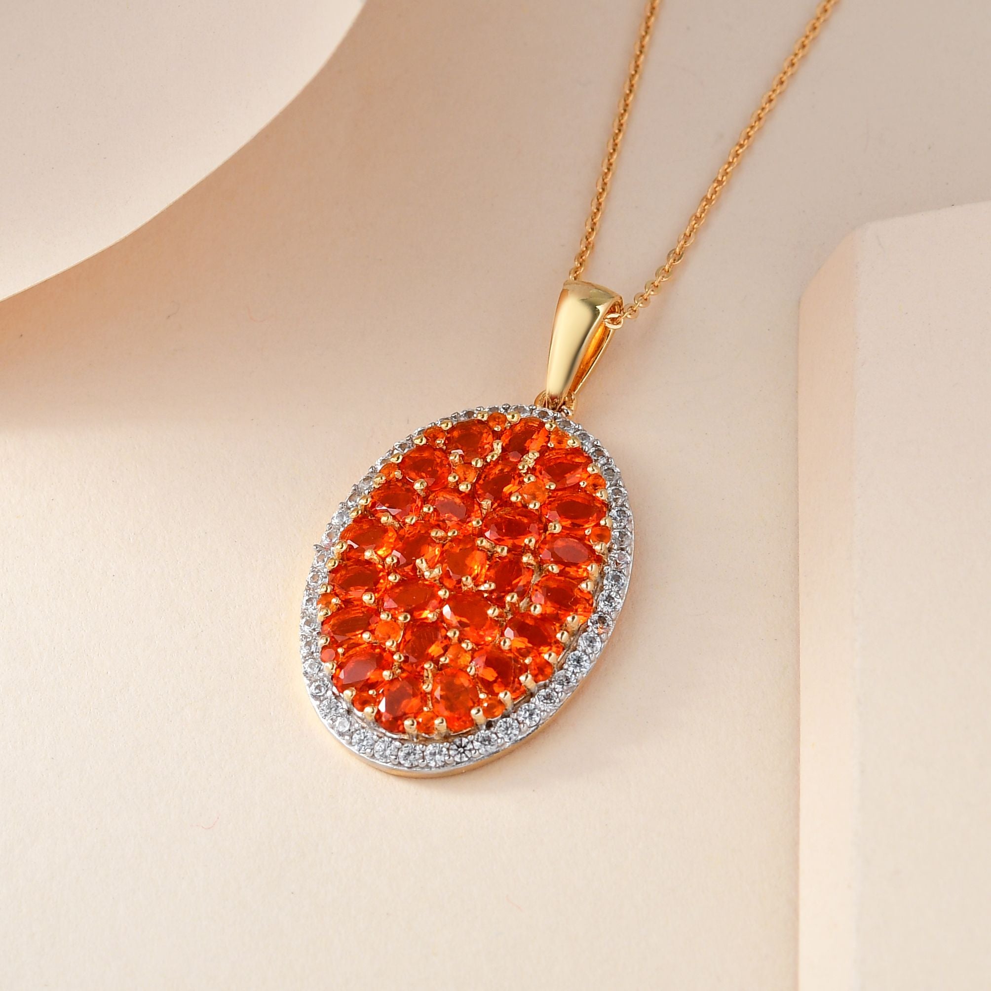 Salamanca Feueropal und weißer Zirkon-Anhänger mit Kette, 925 Silber Gelbgold Vermeil ca. 3.92 ct