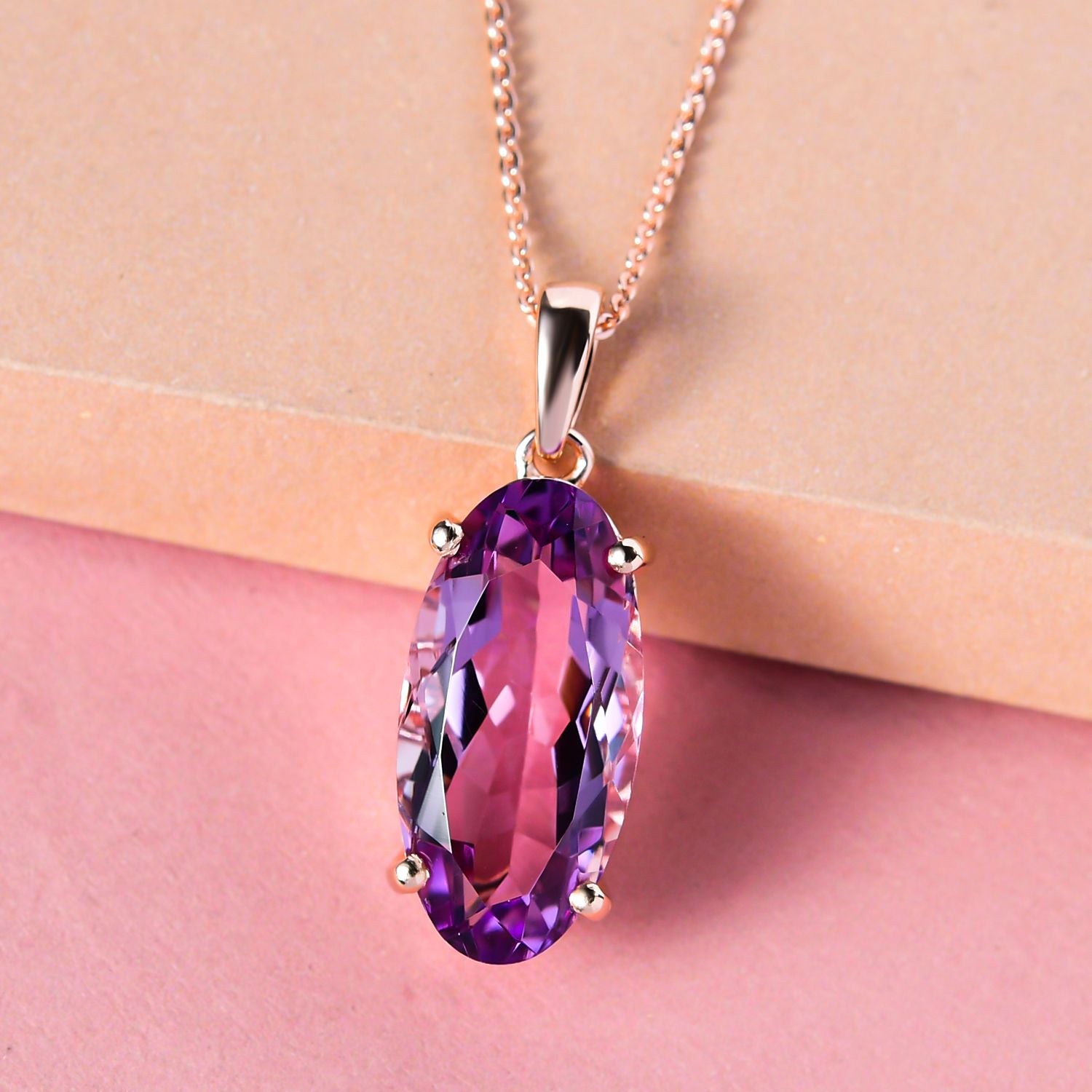 Rose de France Amethyst Anhänger mit Kette, 925 Silber rosévergoldet ca. 8.49 ct
