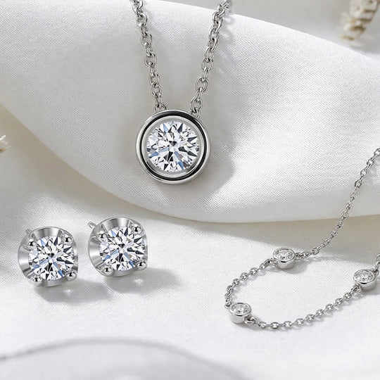 Luxuriant Diamond Trio: Labor Diamant Anhänger mit 50cm Kette Armband & Ohrringe 925 Silber platiniert