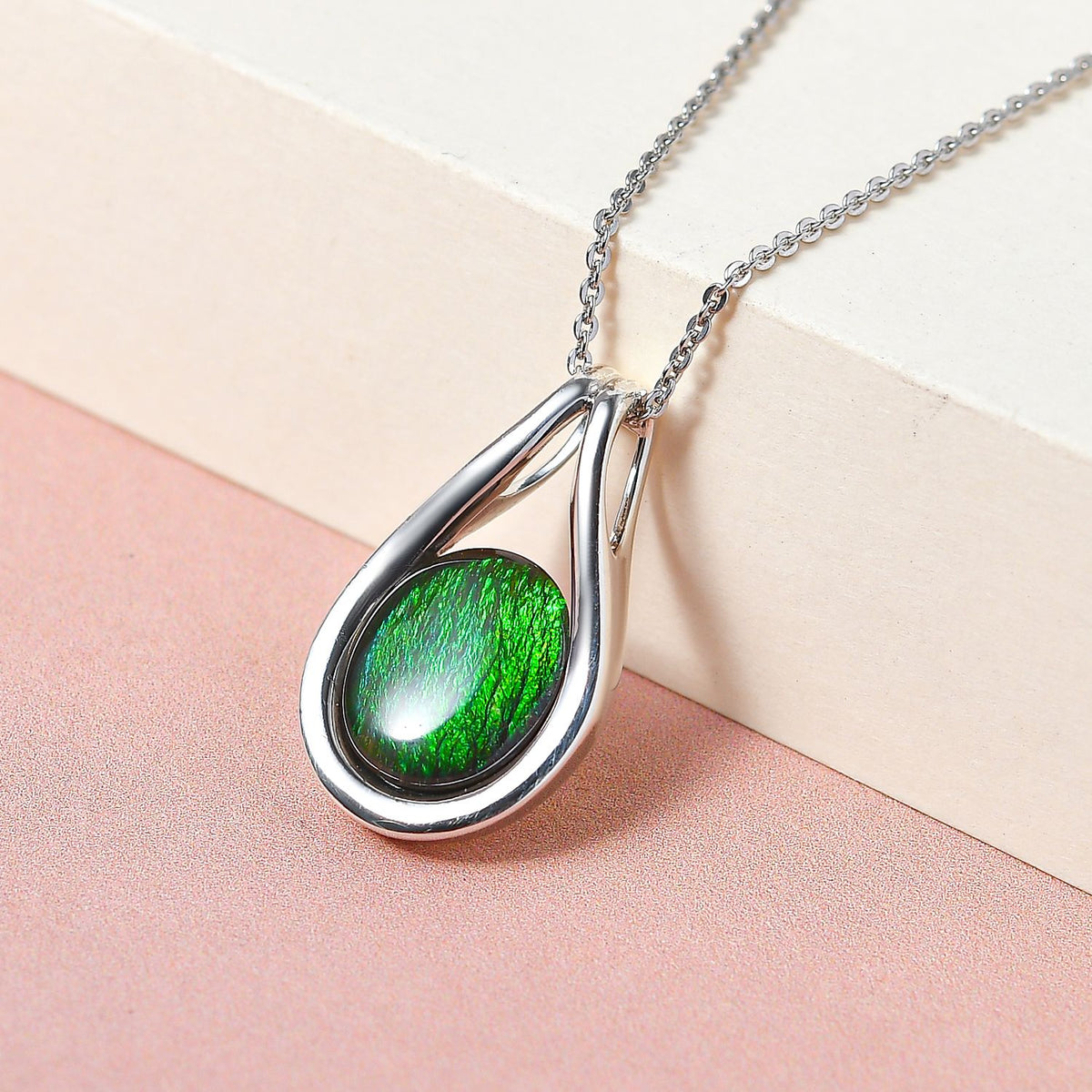 Kanadischer Ammolit Anhänger mit Kette, 925 Silber platiniert ca. 2.59 ct