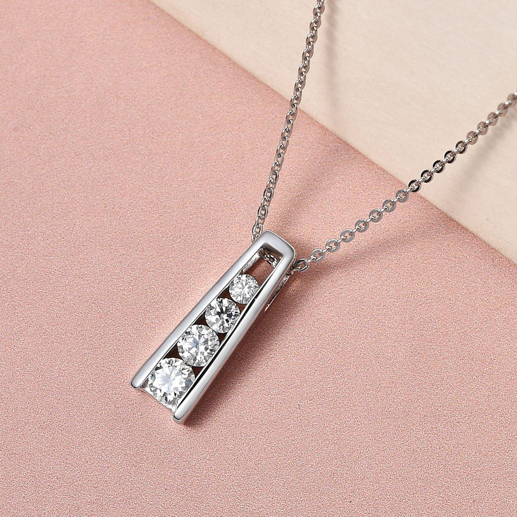 Moissanit-Anhänger mit Kette, 925 Silber platiniert ca. 0.55 ct