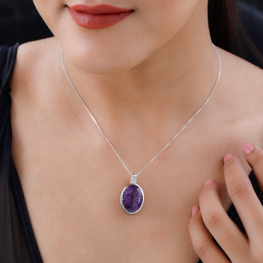 Rose de France Amethyst und weißer Zirkon Anhänger mit Kette, 925 Silber platiniert ca. 17.08 ct