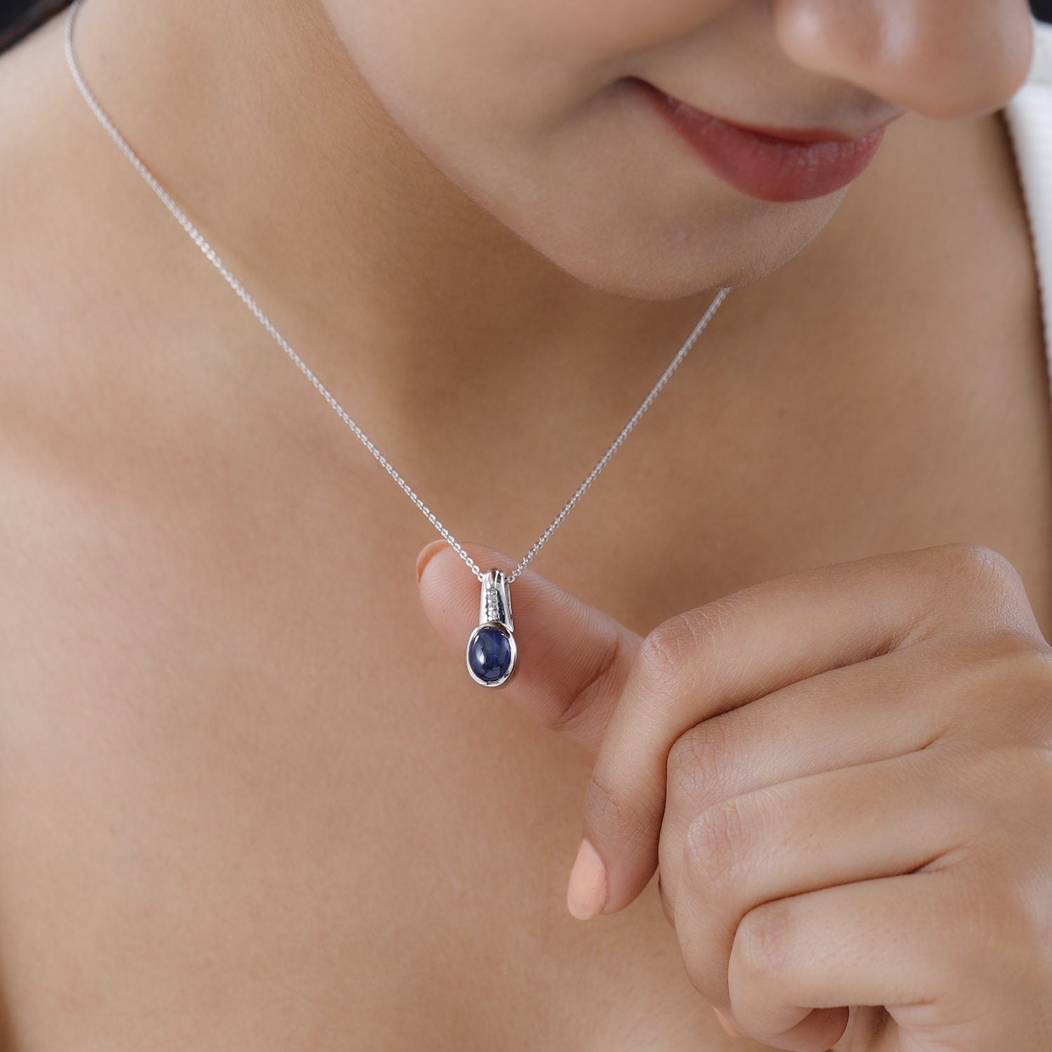 Blauer Stern Saphir (Diffundierter), weißer Zirkon Anhanger mit Kette, 925 Silber platiniert ca. 2.16 ct