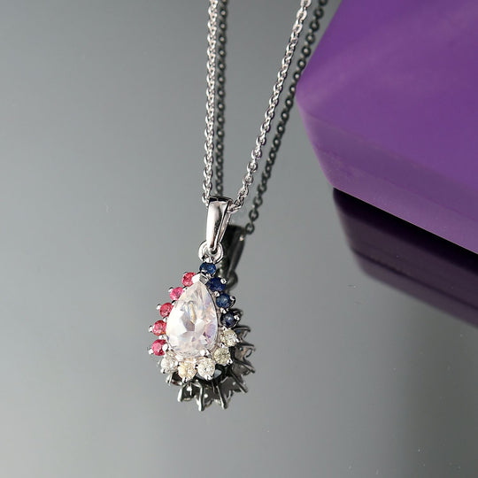 D'joy AAA Premium Malagasy Mondstein, Mehrfarbiger Saphir Cosmic Dewdrop Anhänger mit Kette ca. 50 cm, 925 Silber rhodiniert ca. 1.40 ct