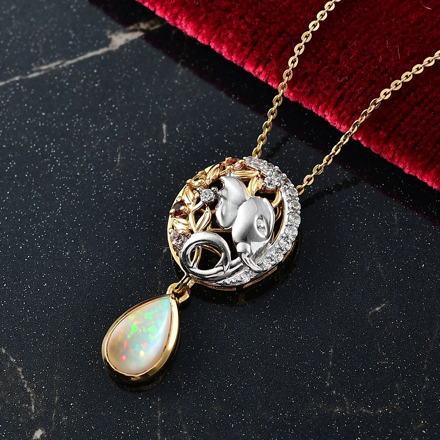 D'Joy AA Natürlicher, äthiopischer Welo Opal, Mehrfarbiger Saphir Anhänger mit Kette, ca. 50 cm 925 Silber Rhodiniert und 750 Gelbgold Vermeil ca. 1.45 ct