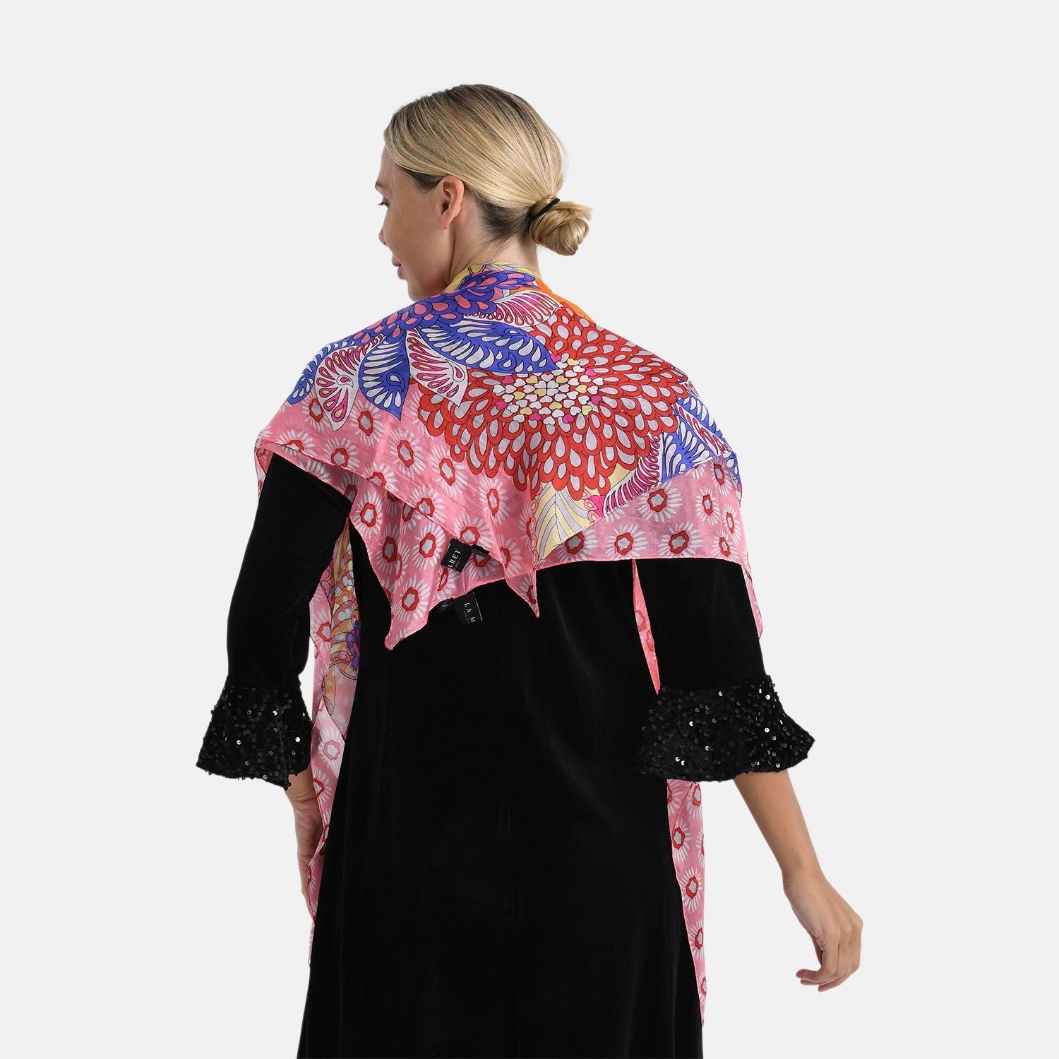 LA MAREY Signature - Seiden-Foulard aus 100% Maulbeerseide und Schmetterling-Seidenbrokat-Brosche, 110x110 cm, Rosa