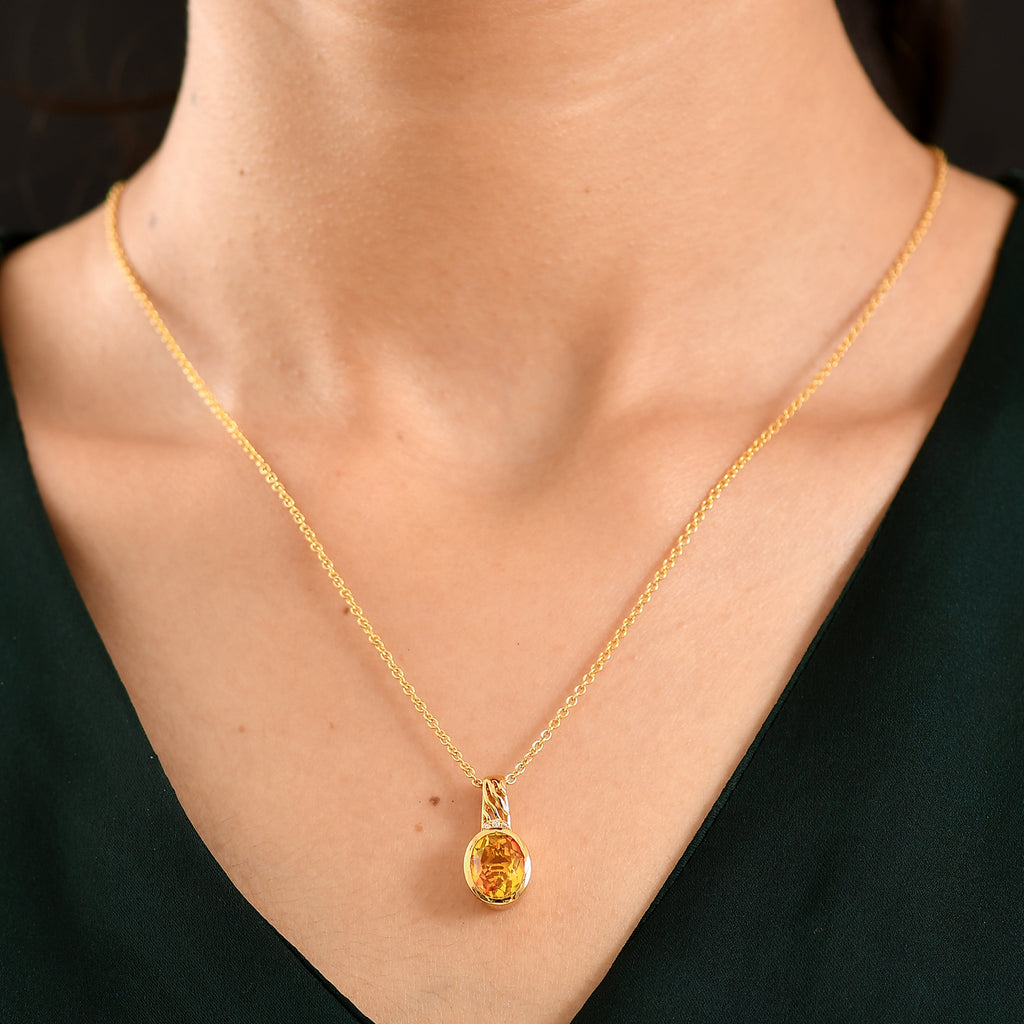 EVER TRUE Sphaleros Quarz, Weißer Zirkon Anhänger, goldfarbenes nickelfreies Messing, 316L Edelstahlkette 50 cm, ca. 3.19 ct