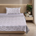 SERENITY NIGHT High-Tech Cooling-Steppdecken-Set mit edler, temperaturregulierender Maulbeeren-Seiden-Füllung und MOP Knöpfe, 135x200 - 40x80 cm, Pfau, Silber