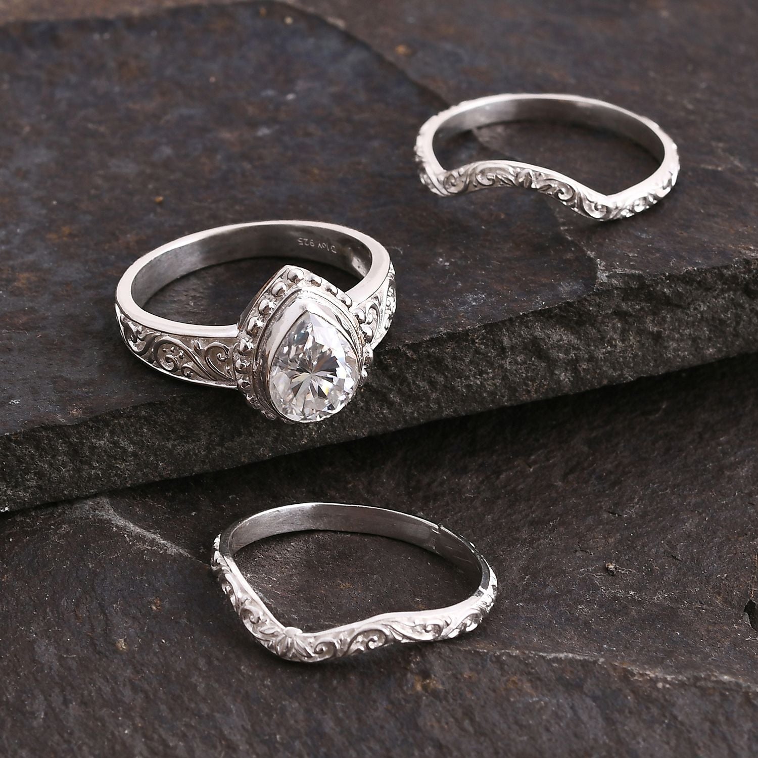 D'Joy Royal Bali Tropfenschliff Moissanit Ringe und Anhänger in 925 Silber