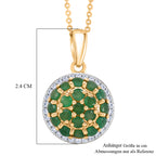 D'Joy Socoto Smaragd und Zirkon floraler Halo Anhänger mit 50cm Kette, 925 Silber 750 Gelbgold Vermeil - 1,76 ct.