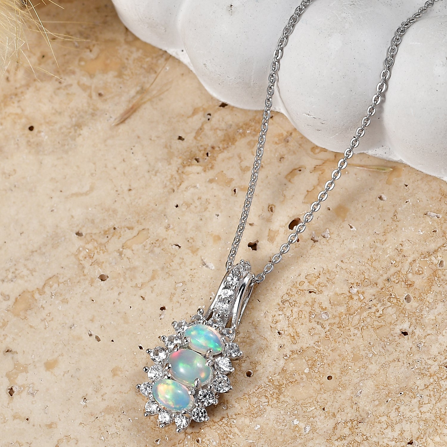 D'Joy AA Natürlicher, äthiopischer Welo Opal Anhänger mit Kette, ca. 50 cm 925 Silber Rhodiniert ca. 1.49 ct