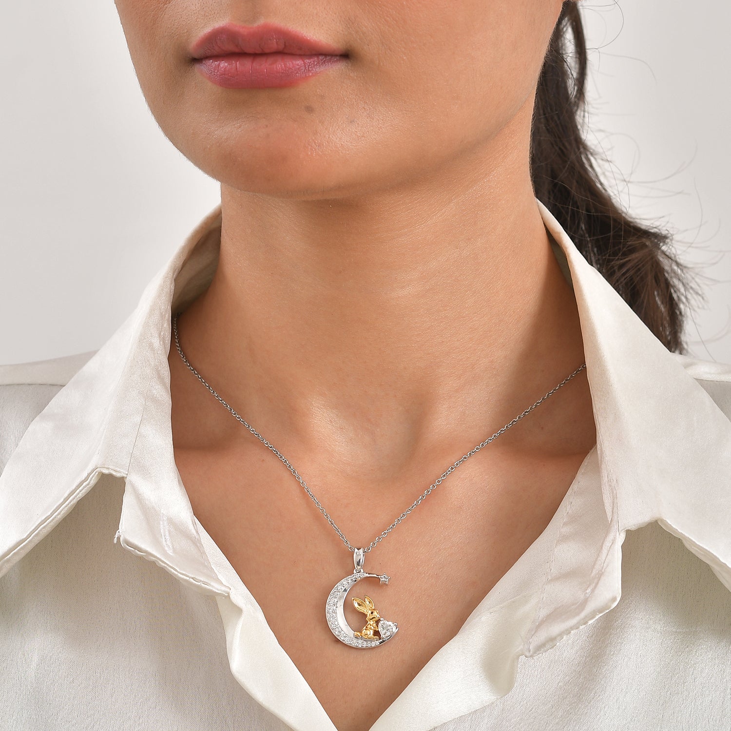 D'Joy Moissanit und schwarzer Spinell Anhänger mit 50cm Edelstahl-Kette, 925 Silber platiniert und vergoldet - 0,92 ct.