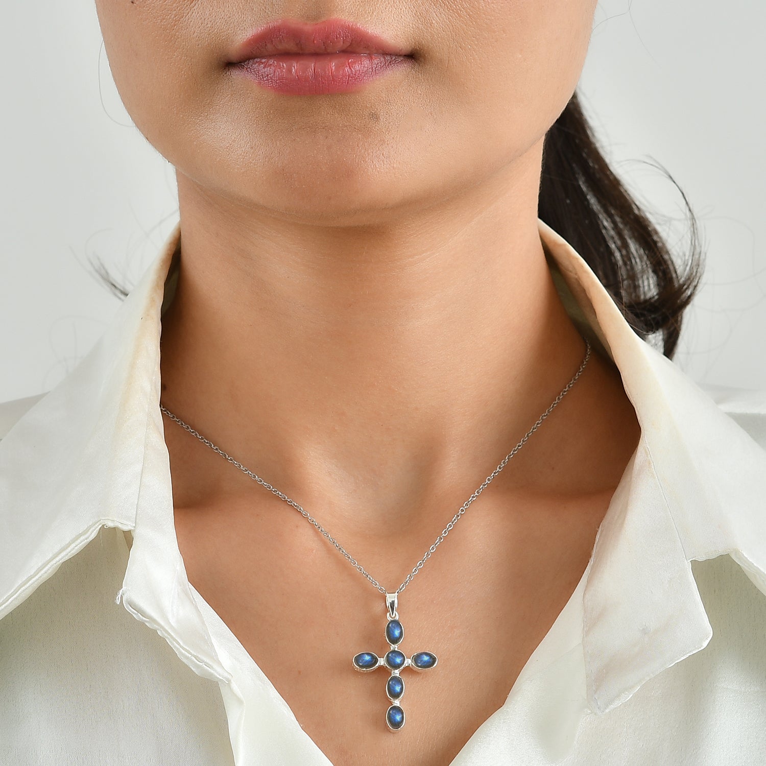 AAA Labradorit 925 Silber Anhänger mit 50cm Edelstahl Kette - 3,52 ct.