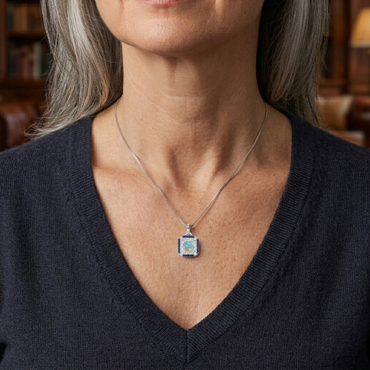 D'Joy AA natürlicher, äthiopischer Welo Opal, Moissanit und Ceylon Saphir Halo Anhänger mit 45cm Kette, 925 Silber rhodiniert - 3,34 ct.