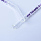 Glas Trinkhalme, gefüllt mit Edelsteinen, Amethyst